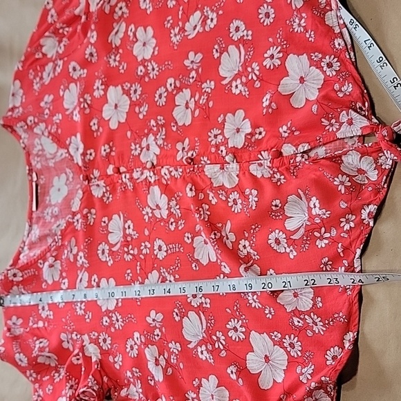 SO Size L Berry Red/Pink with White Floral Tie and Button Front Blouse - Picture 8 of 12